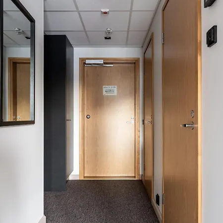 Le Lingonberry D6 Ski-in Ski-out By Aavalevi